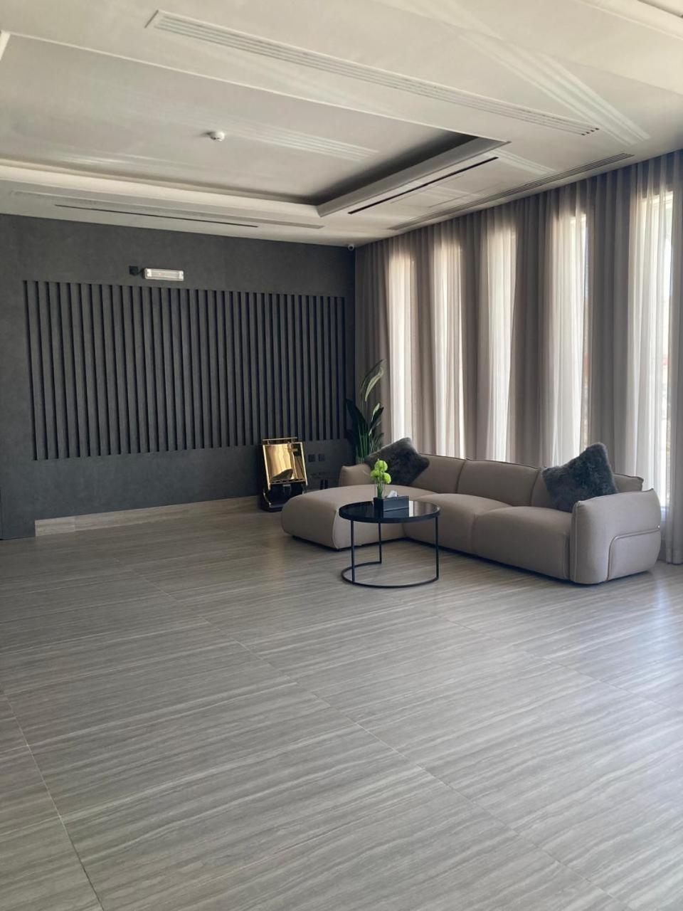 Land Walk Al Aqiq Aparthotel Рияд Екстериор снимка
