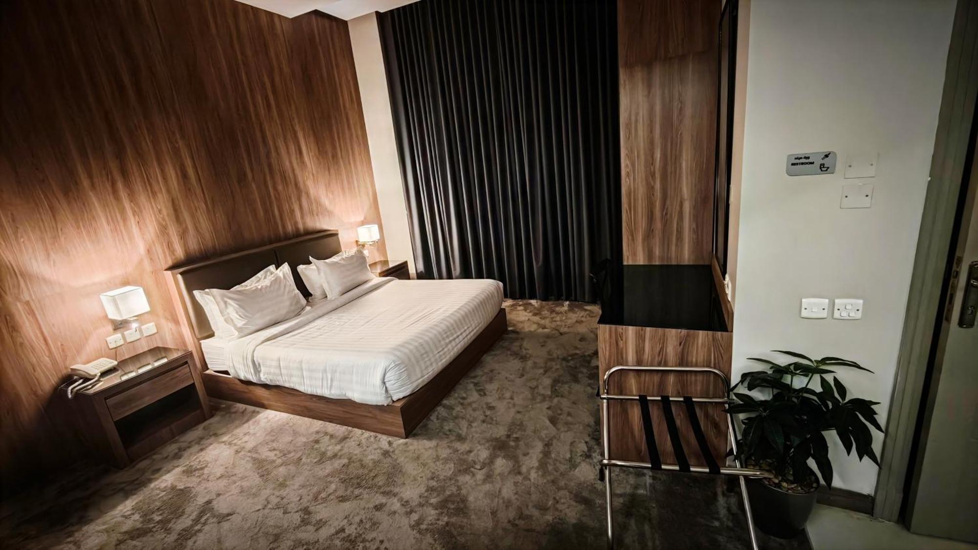 Land Walk Al Aqiq Aparthotel Рияд Екстериор снимка